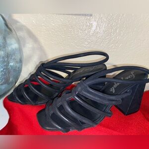 Free People NWOT, these are very cool on, SZ 9